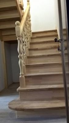 Лестница из массива сосны, лиственницы,  1 сорта